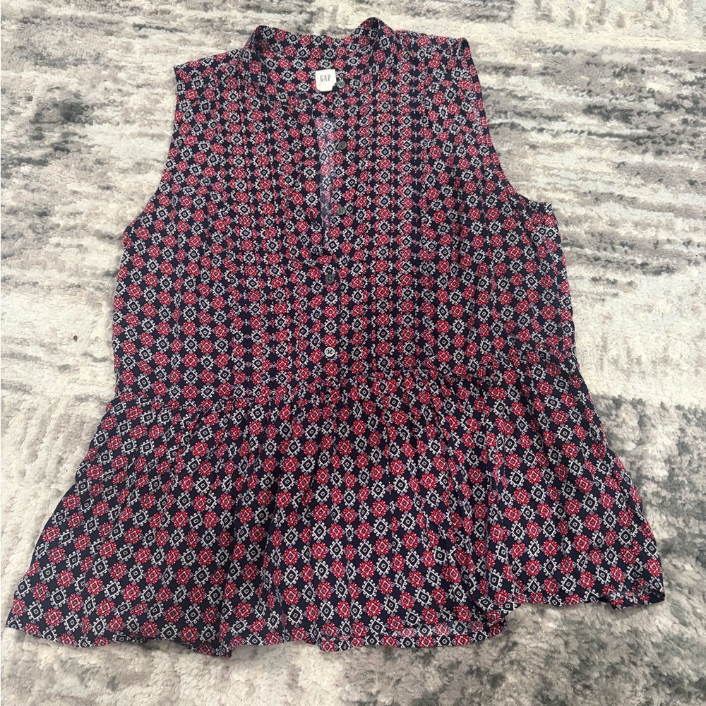 Women’s GAP Red&Navy Blue Patterned Sleeveless Blouse size Medium Good Condition